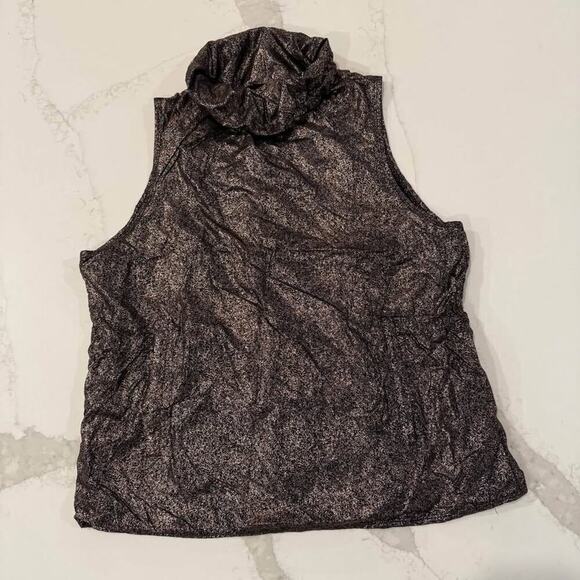 Fabletics Jackets & Blazers - Fabletics Liora Cowl Neck Ripstop Pullover Vest Womens Large Black/Gold Metallic